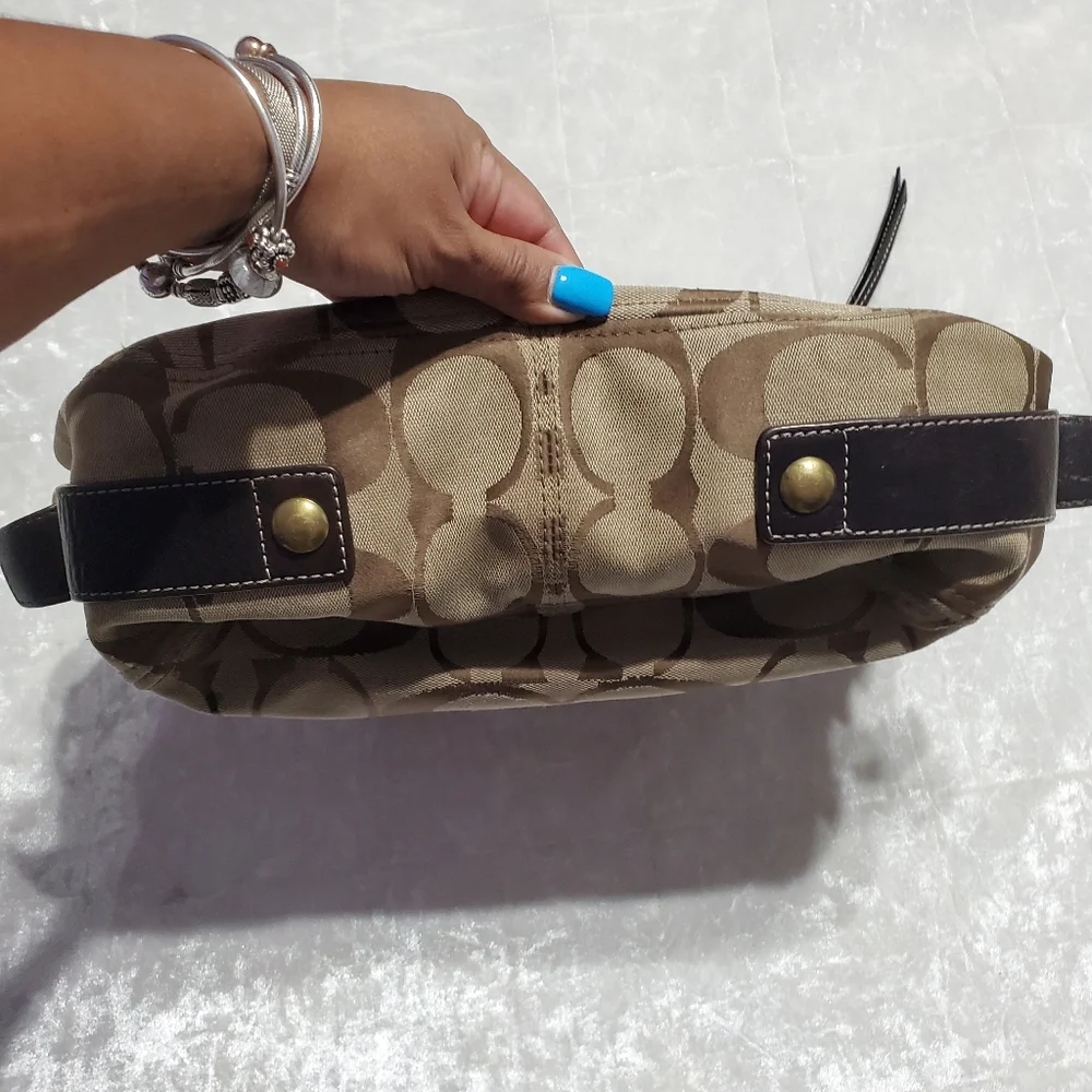 Coach Signature Brown Zoe Hobo Bag - Picture 4 of 13